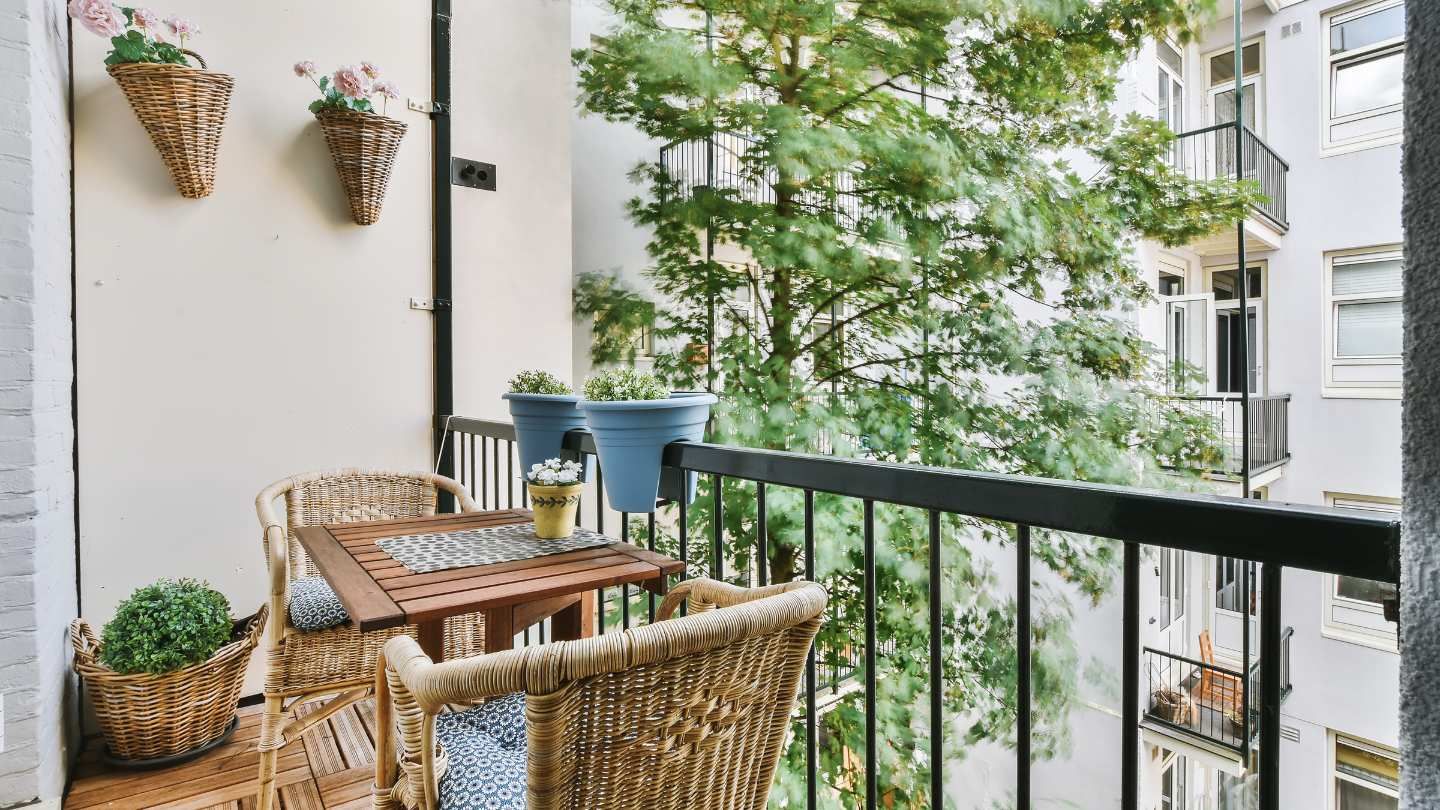 Marzec na balkonie - Przygotuj swój balkon na nadchodzący sezon