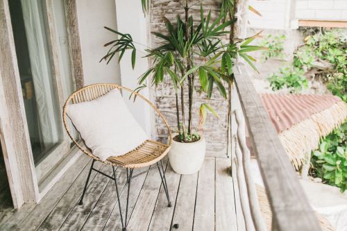 Jak urządzić mały balkon?