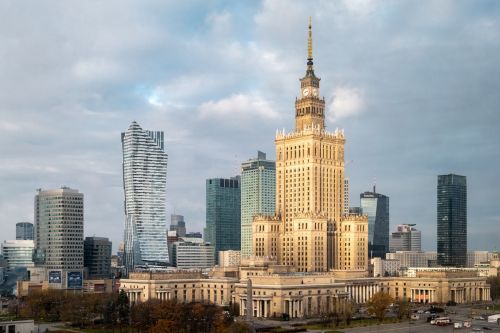 Top trójka seriali z akcją na przedmieściach Warszawy