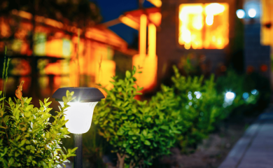 Oświetlenie ogrodowe – jakie lampy ogrodowe wybrać?