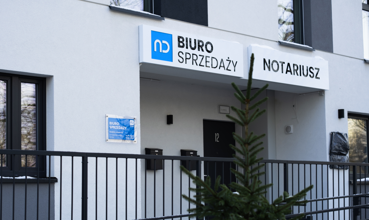 wejście do nowego biura sprzedaży na warszawskiej białołęce
