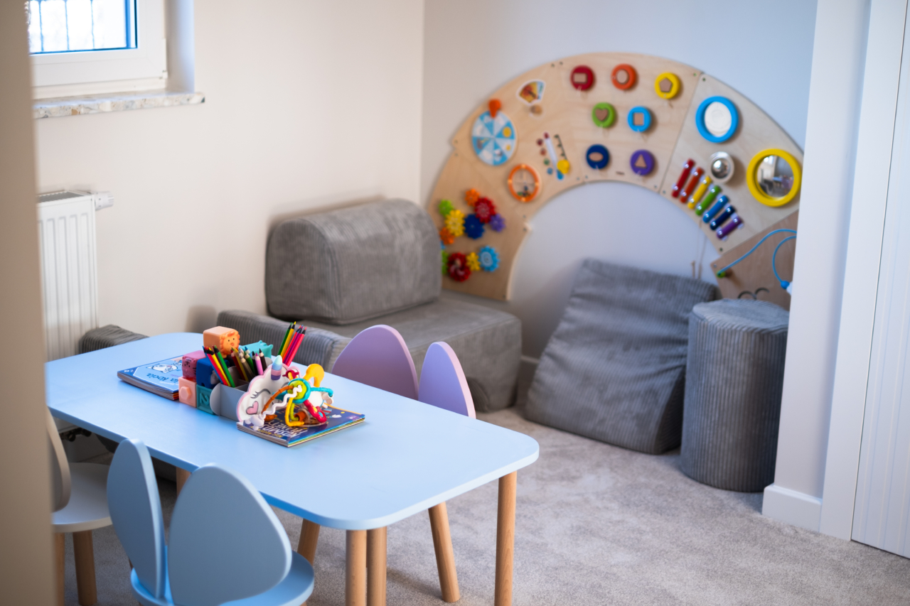 miejsce do zabawy dla dzieci podczas wizyty w biurze sprzedaży