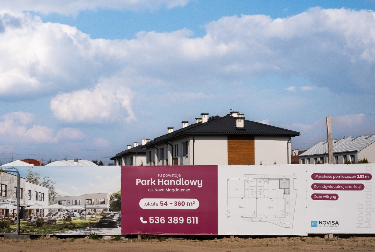 ogrodzenie reklamowe na budowie parku handlowego nova magdalenka