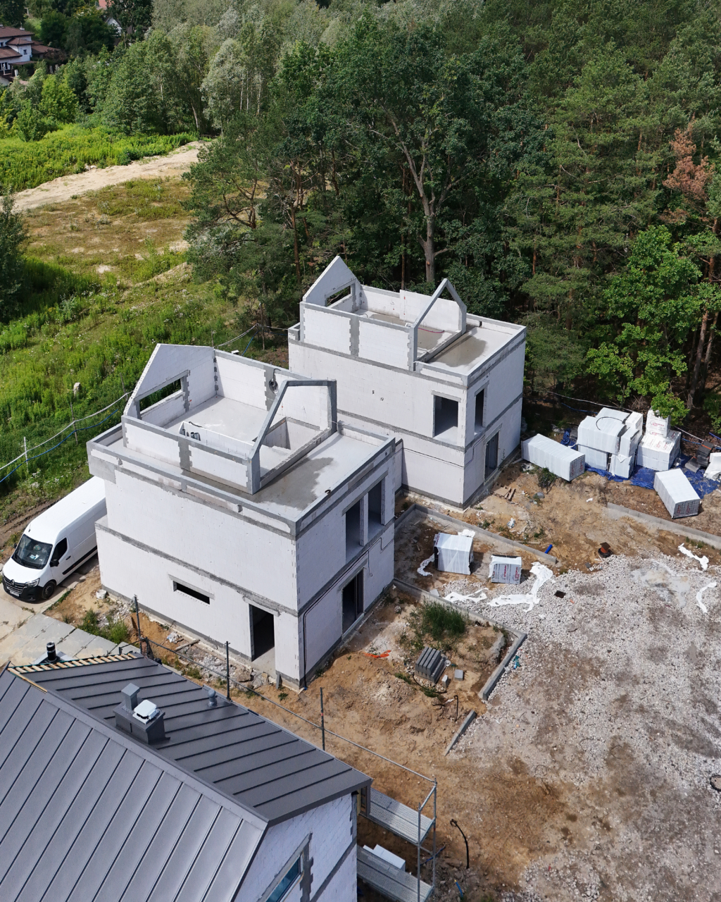 prace konstrukcyjne na budowie pod Piasecznem