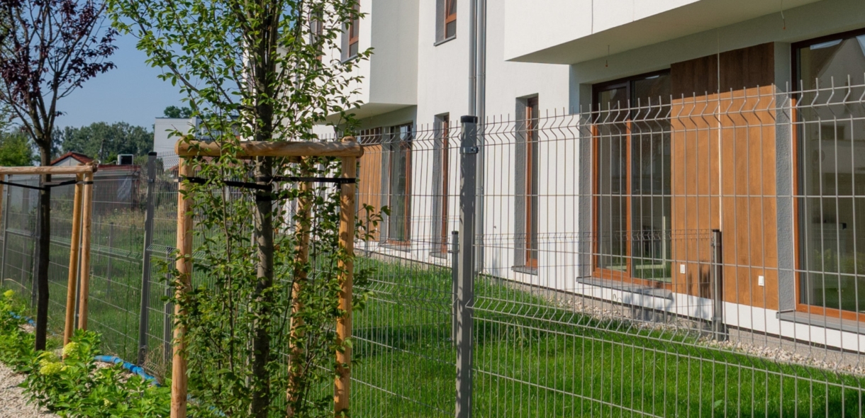 Ogródek z&nbsp;prawem do&nbsp;wyłącznego korzystania – co&nbsp;to&nbsp;oznacza?